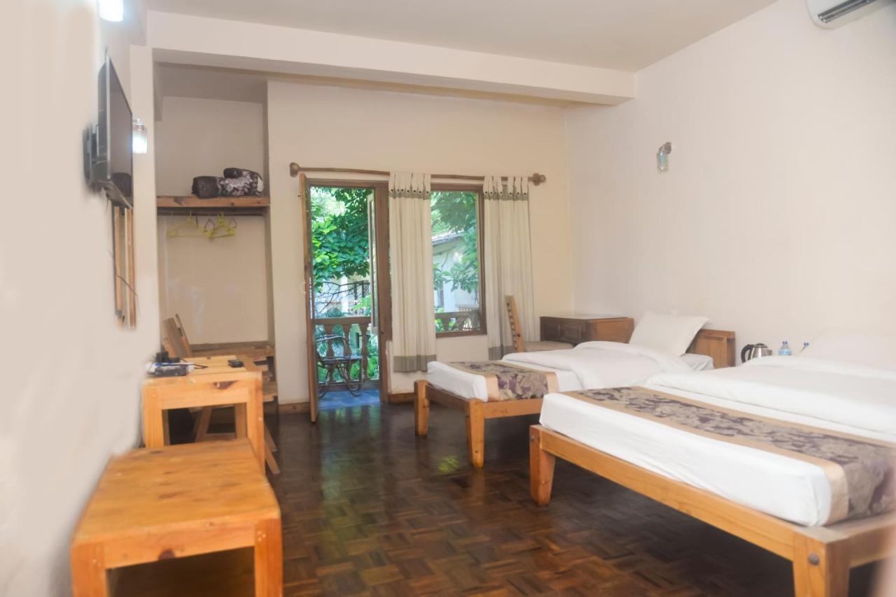 Chitwan Paradise Hotel Sauraha Eksteriør billede