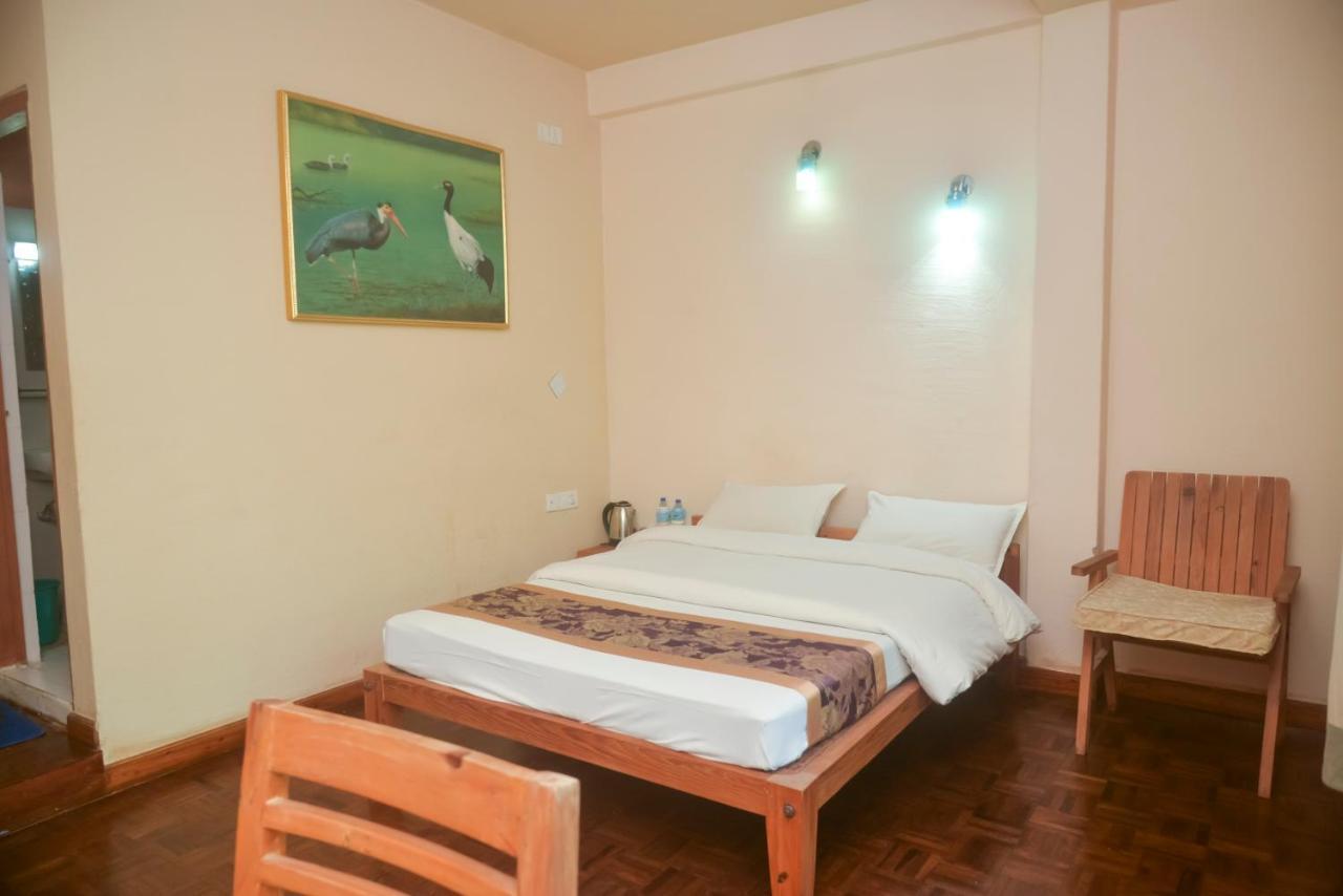 Chitwan Paradise Hotel Sauraha Eksteriør billede
