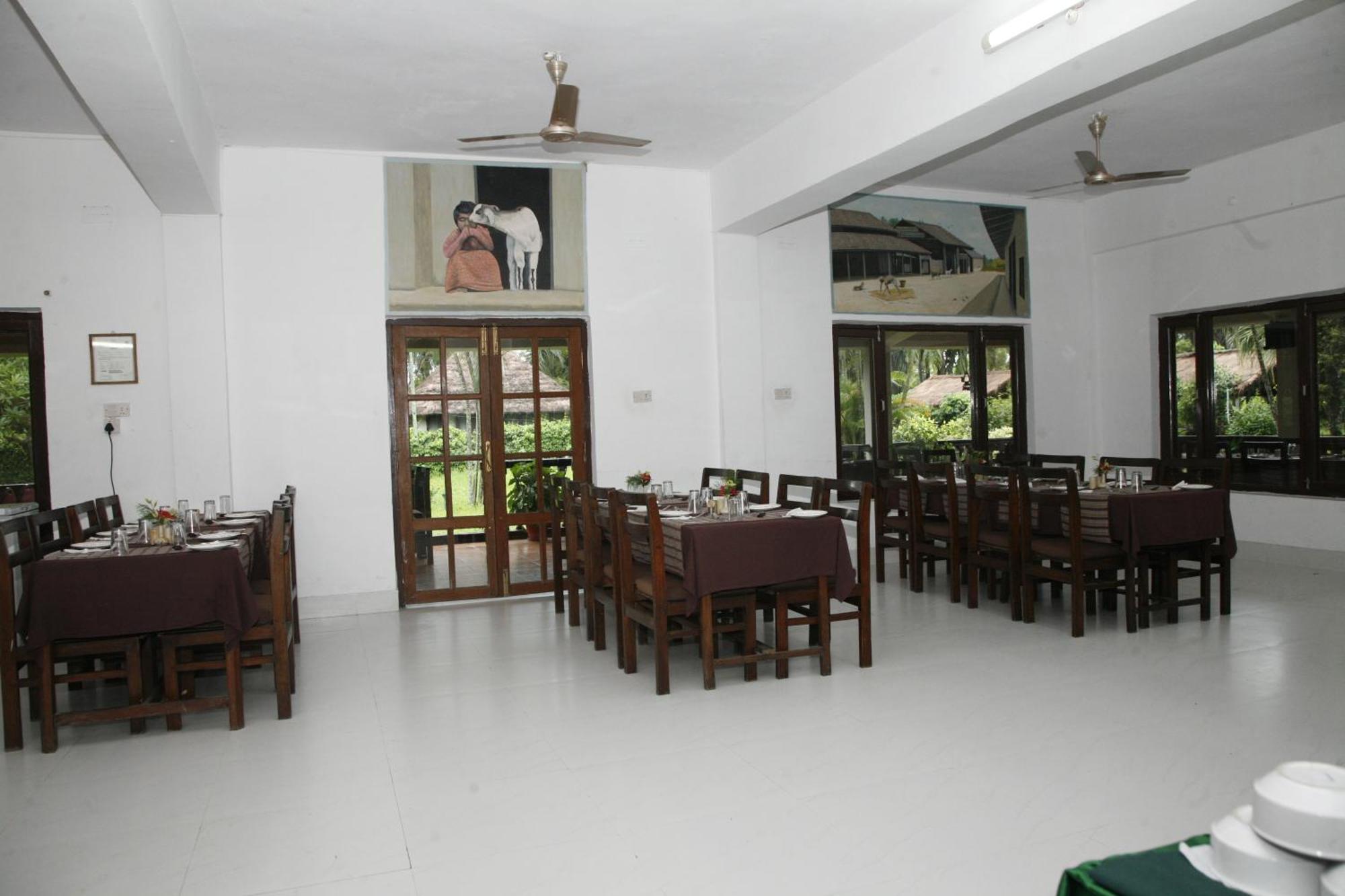Chitwan Paradise Hotel Sauraha Eksteriør billede
