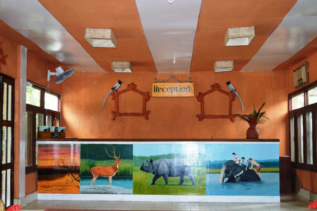Chitwan Paradise Hotel Sauraha Eksteriør billede