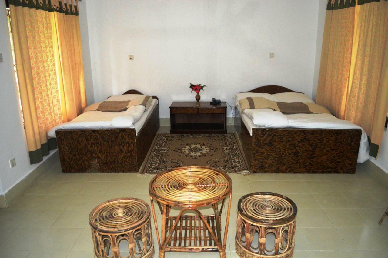 Chitwan Paradise Hotel Sauraha Eksteriør billede
