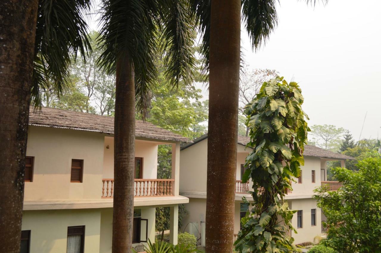 Chitwan Paradise Hotel Sauraha Eksteriør billede