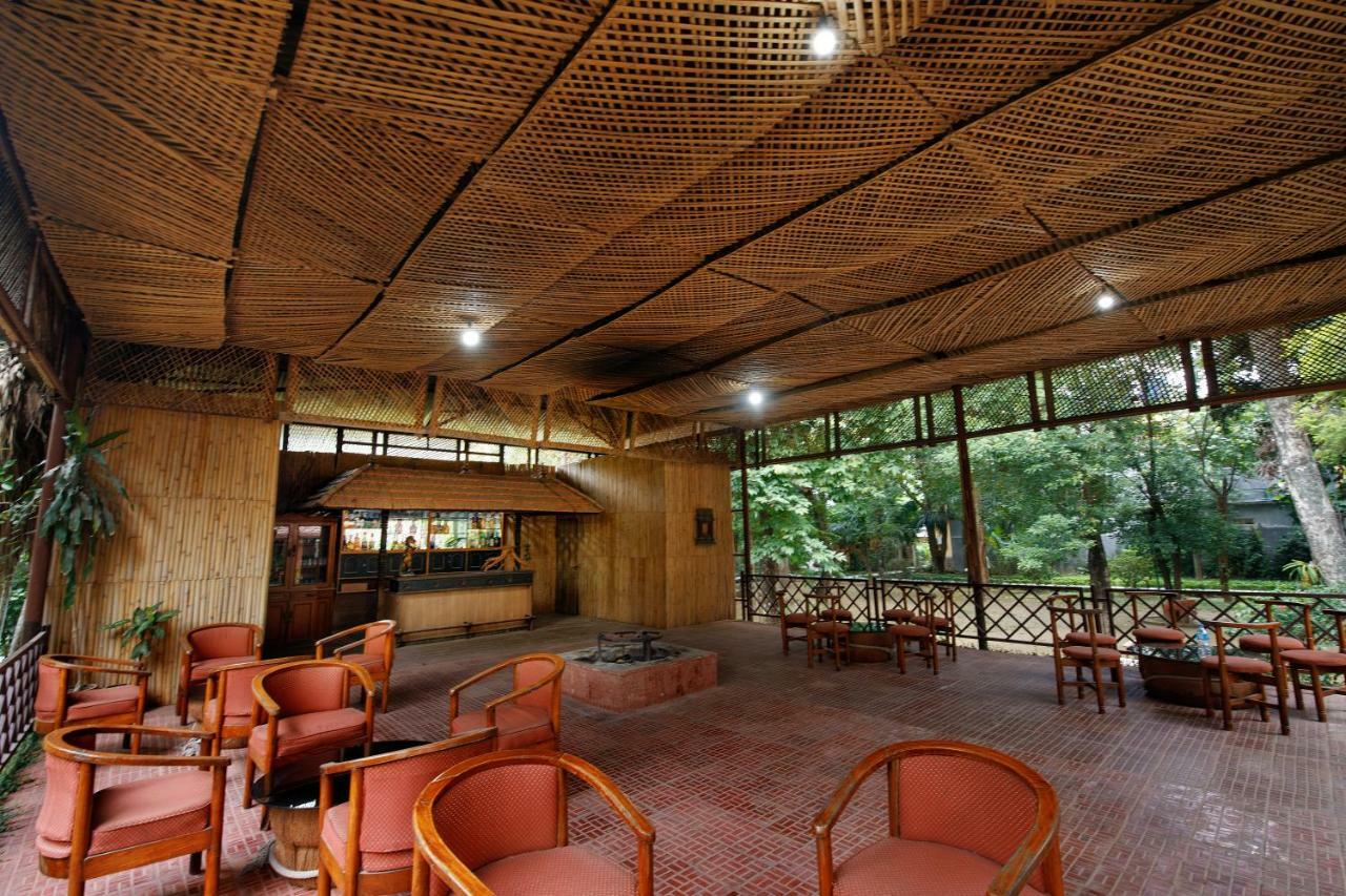 Chitwan Paradise Hotel Sauraha Eksteriør billede