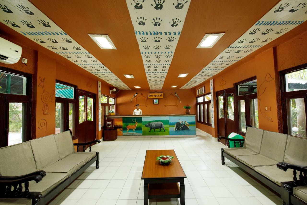 Chitwan Paradise Hotel Sauraha Eksteriør billede